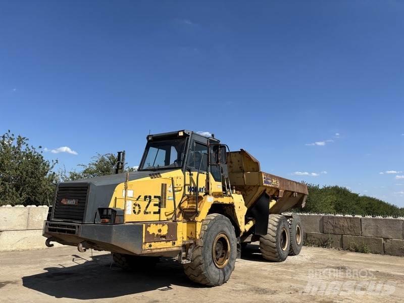 Komatsu HM300-1 Зчленовані самоскиди