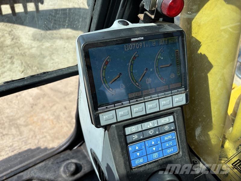 Komatsu PC210 LC-8 Гусеничні екскаватори