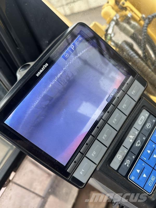 Komatsu PC490 LC-10 Гусеничні екскаватори