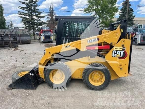 CAT 242D3 Міні-навантажувачі