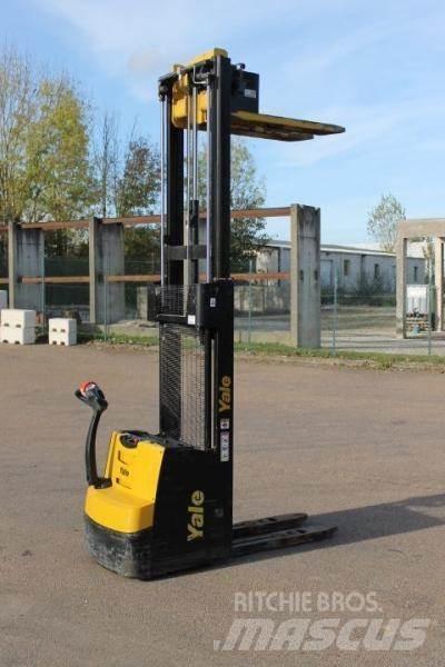 Yale MS12AC Ручний візок