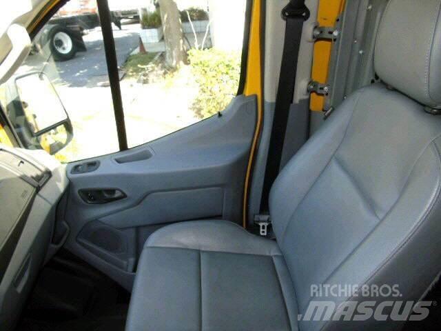 Ford TRANSIT 250 CAR Фургони