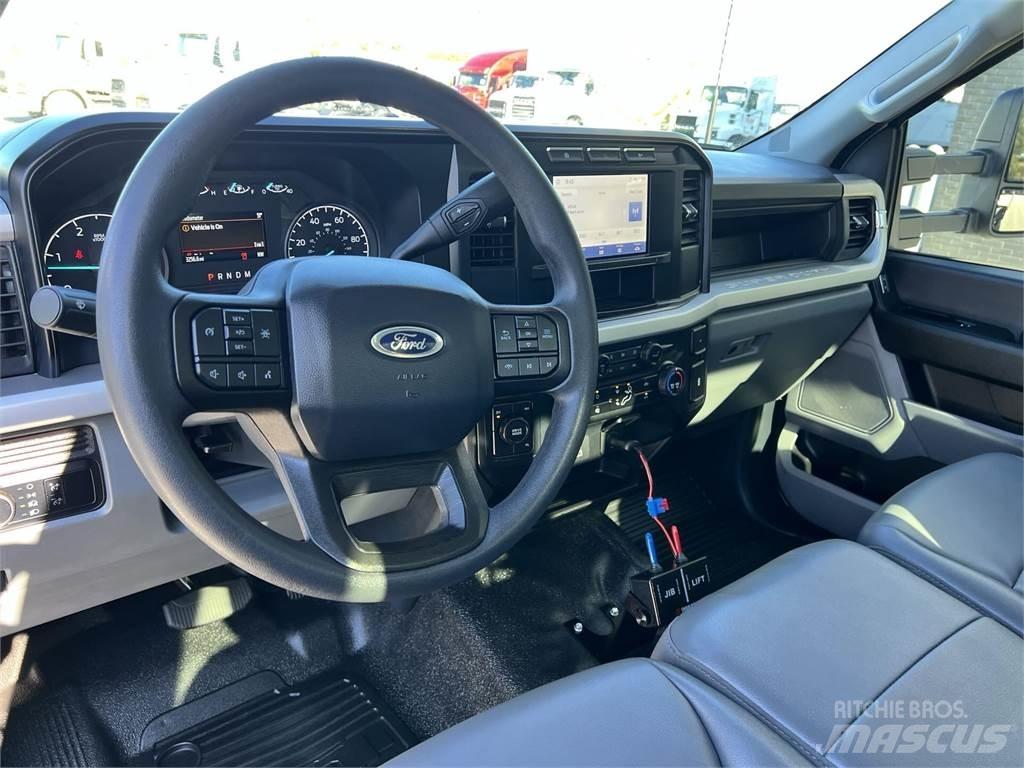 FRD F550 Вантажівки / спеціальні