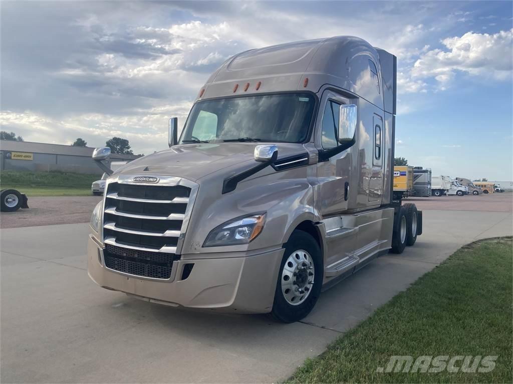 Freightliner  Тягачі
