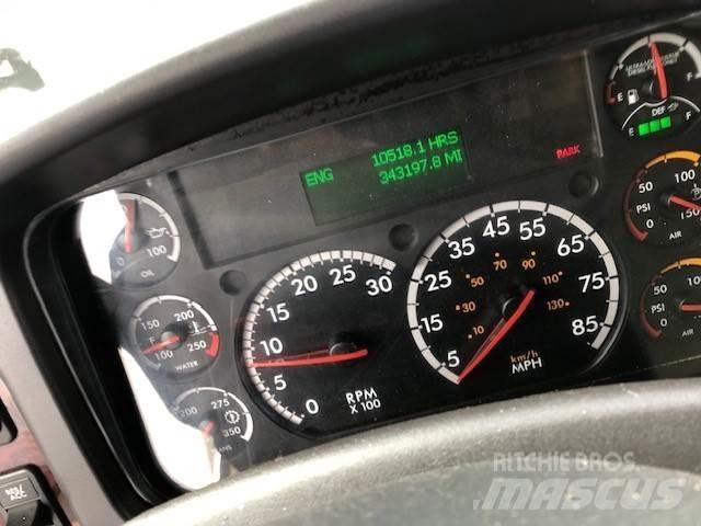 Freightliner 114SD Шасі з кабіною
