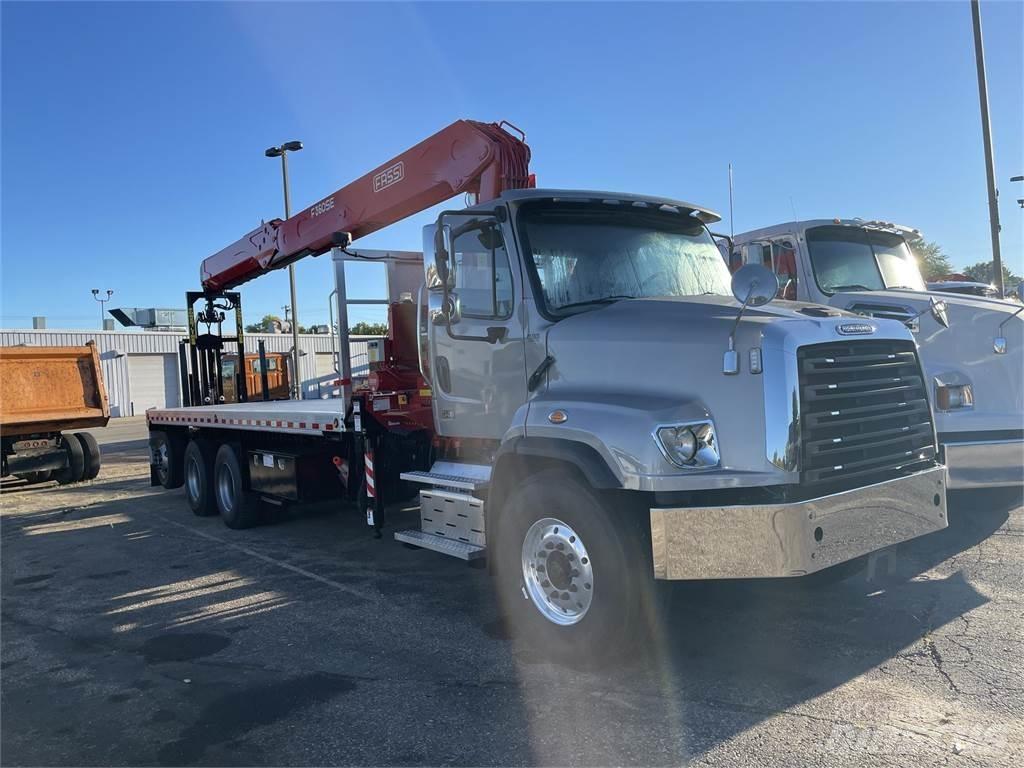 Freightliner 114SD Шасі з кабіною