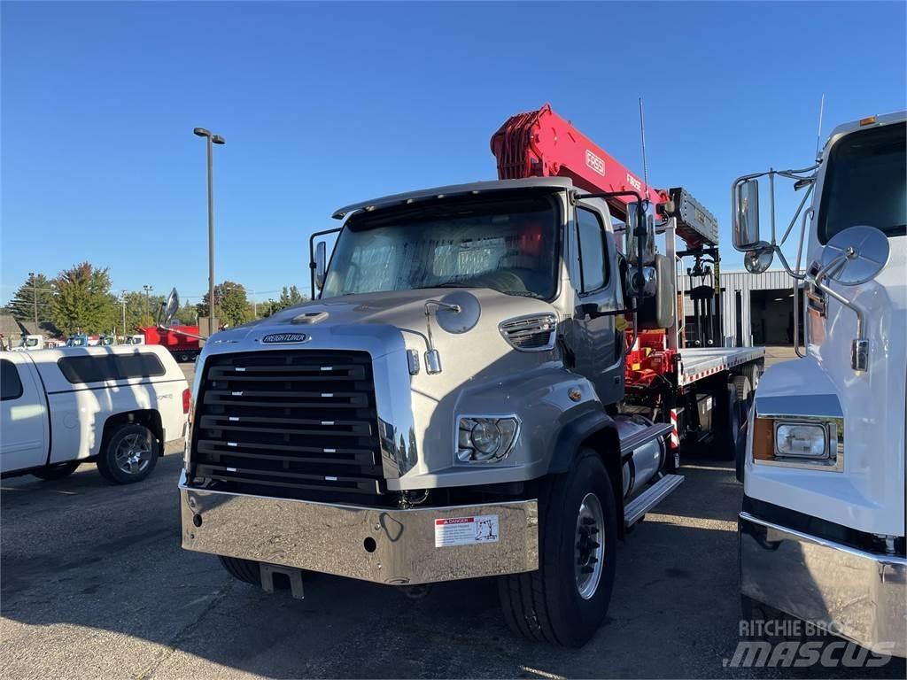Freightliner 114SD Шасі з кабіною