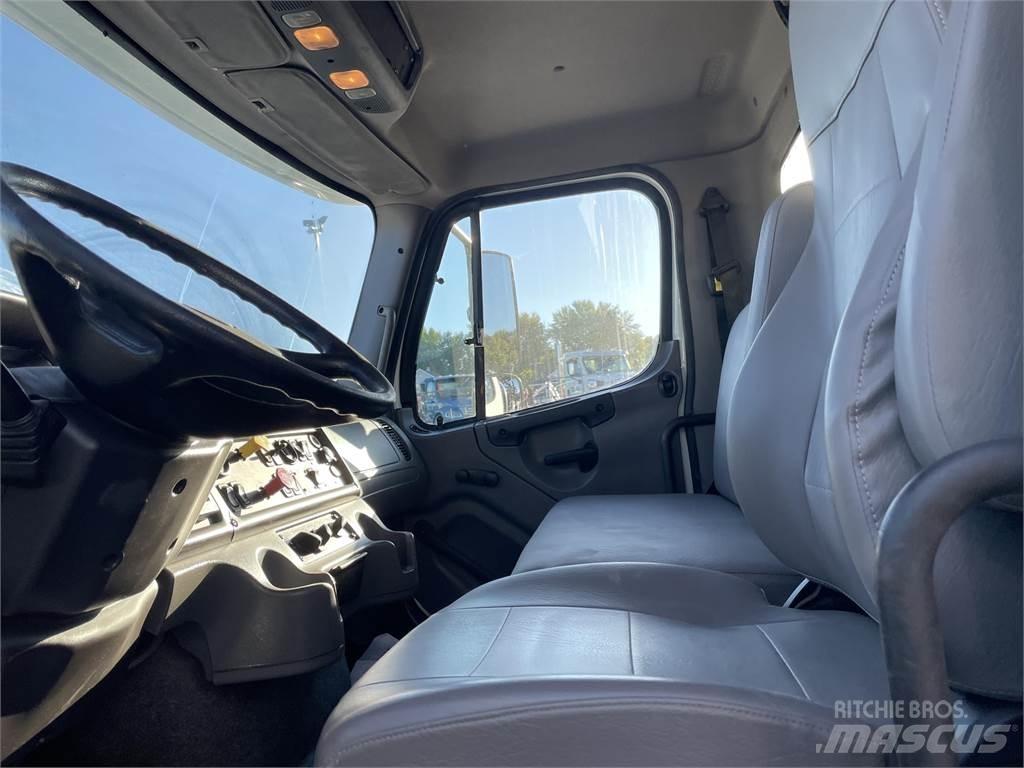 Freightliner 114SD Вантажівки / спеціальні