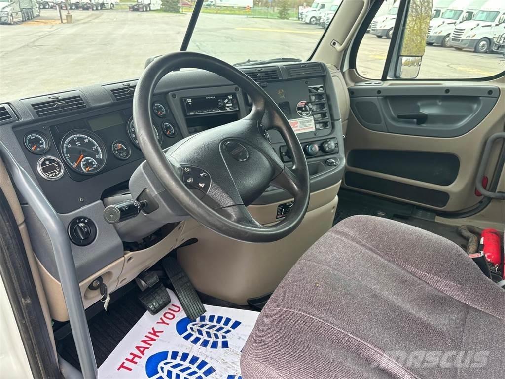 Freightliner Cascadia Тягачі