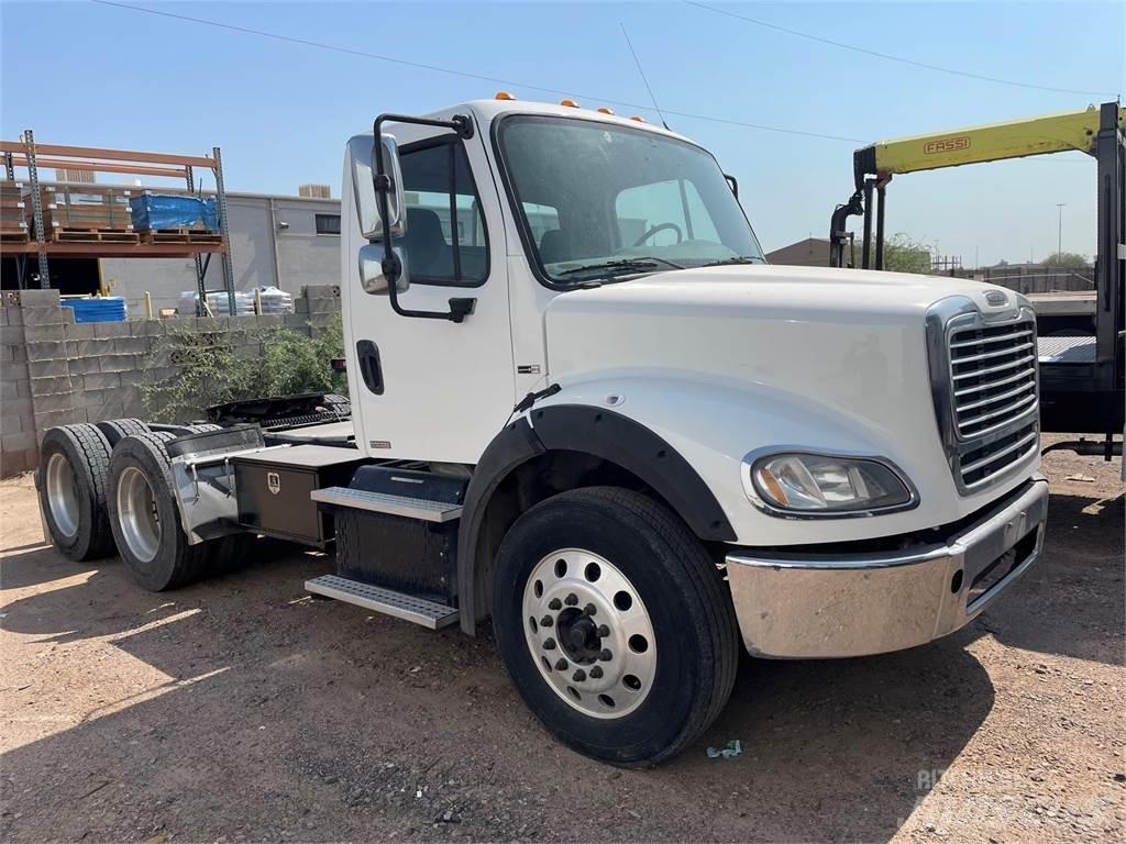 Freightliner M2 Тягачі