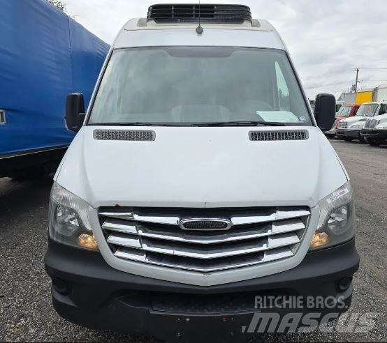 Freightliner sprinter Фургони