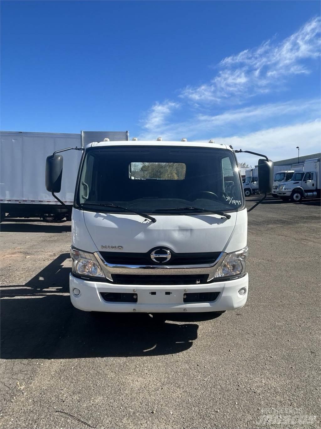Hino 155 Вантажівки / спеціальні