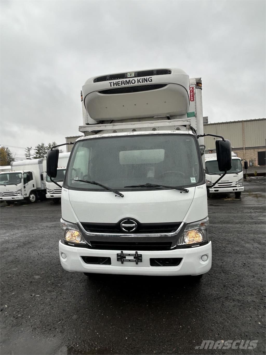 Hino 195 Фургони