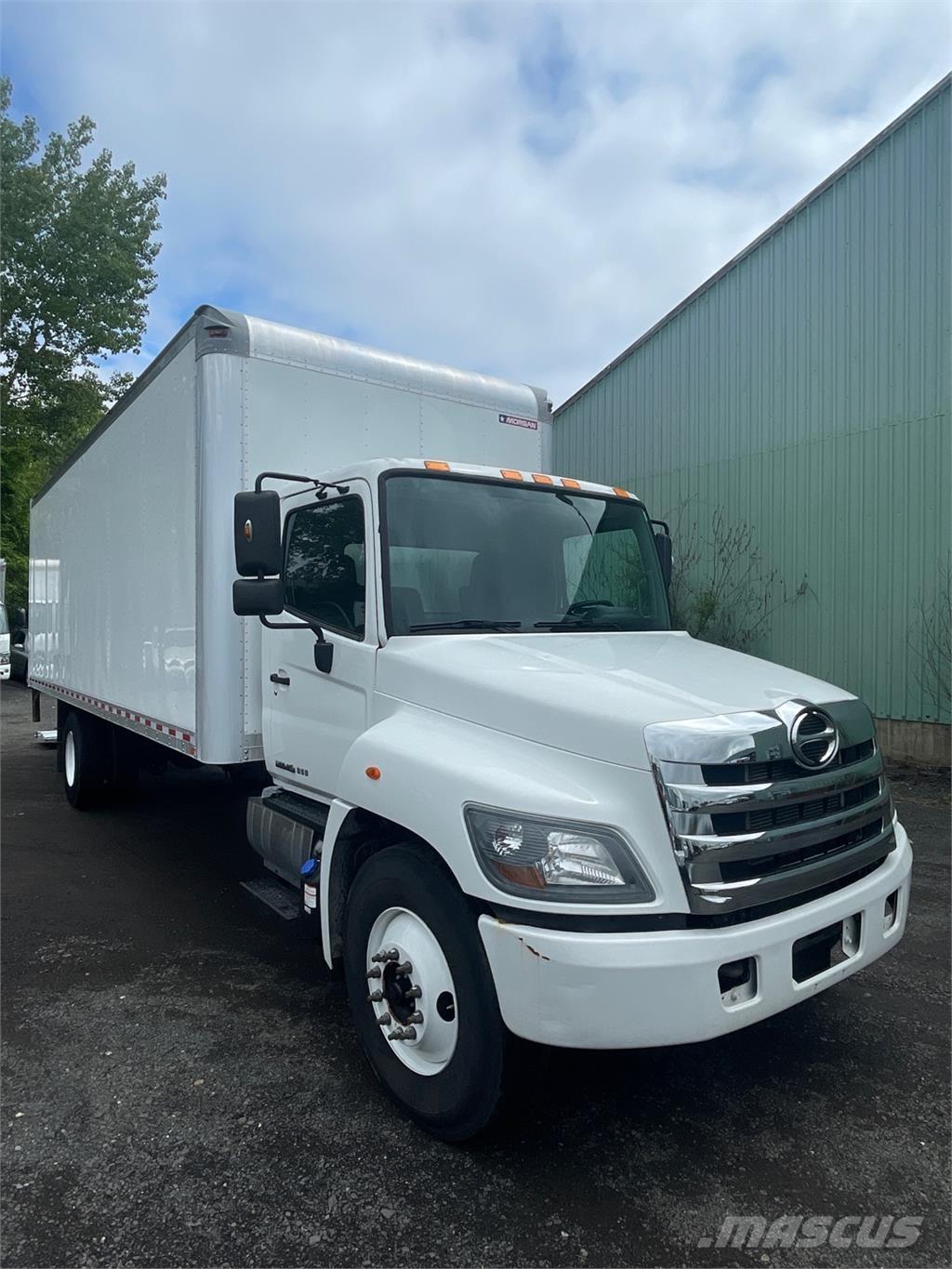 Hino 268A Фургони