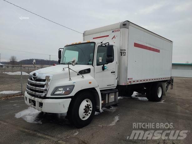 Hino 338 Фургони