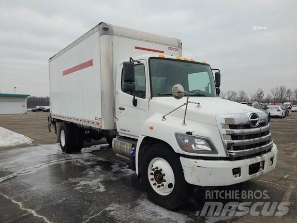 Hino 338 Фургони
