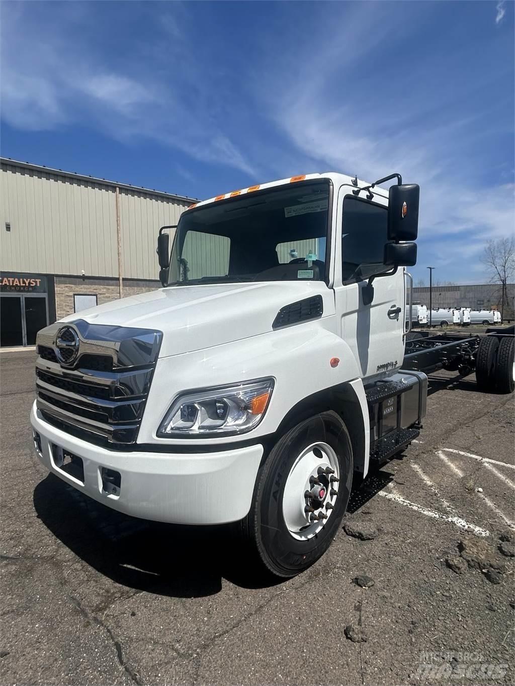 Hino L6 Шасі з кабіною