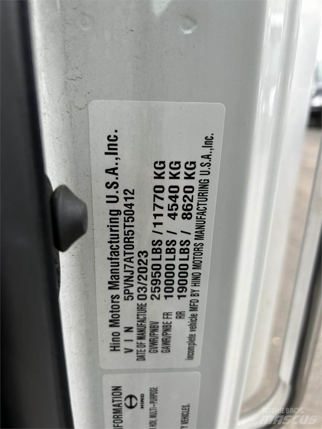 Hino L6 Фургони