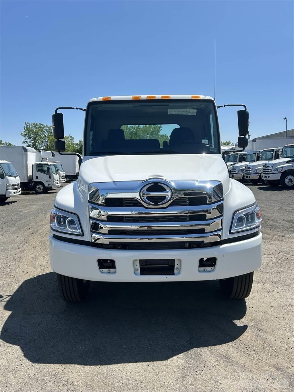 Hino L7 Шасі з кабіною