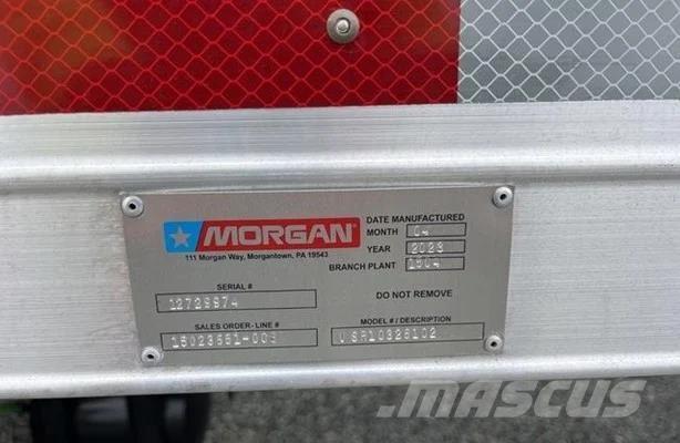 International 4300 Фургони