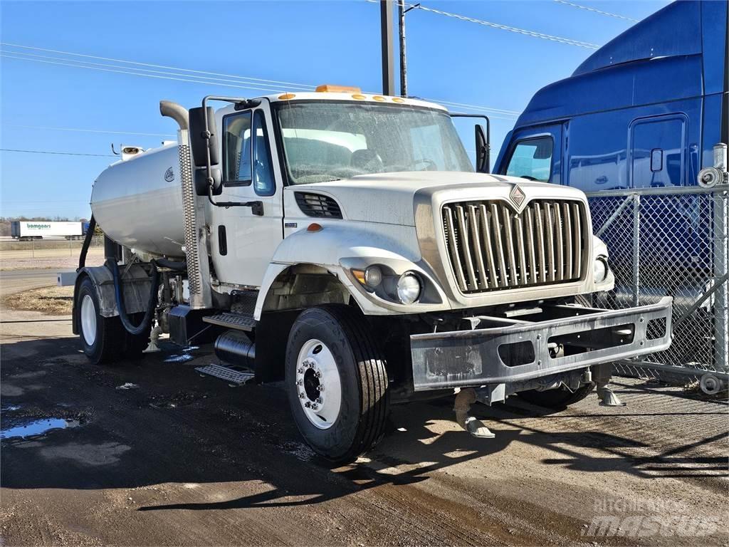 International 7000 Шасі з кабіною