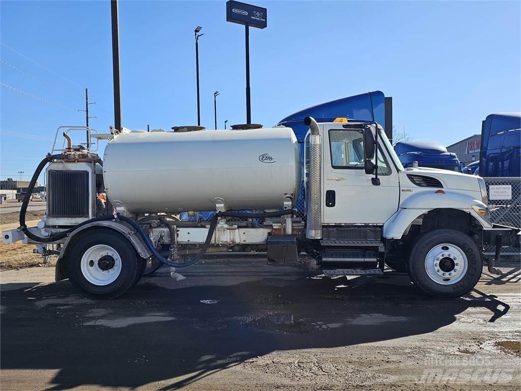International 7000 Шасі з кабіною