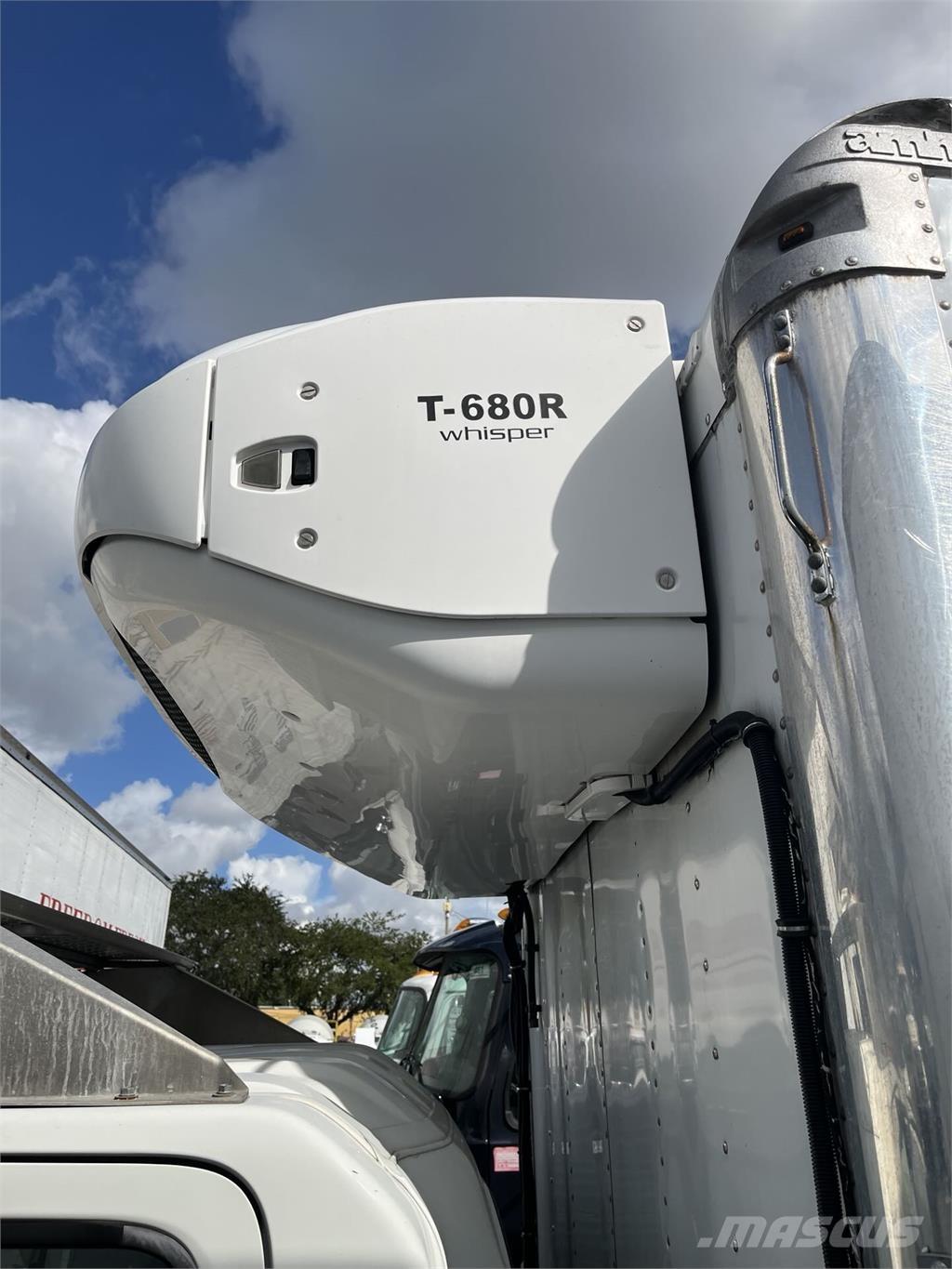 Isuzu NPR Фургони