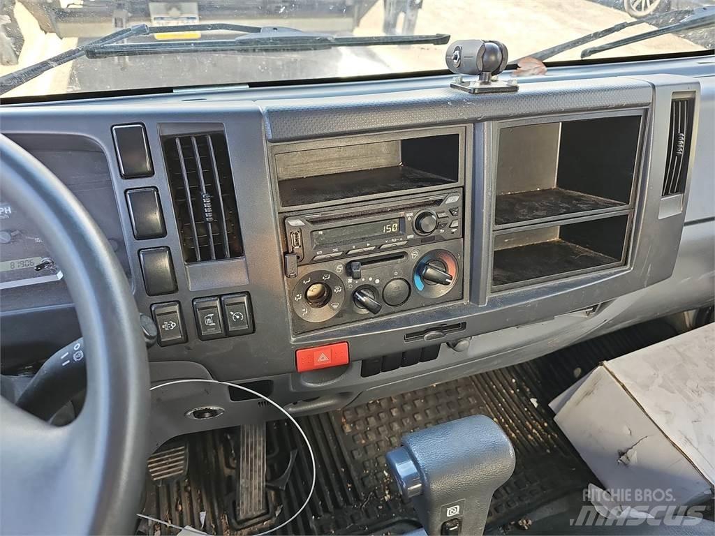 Isuzu NPR HD Фургони