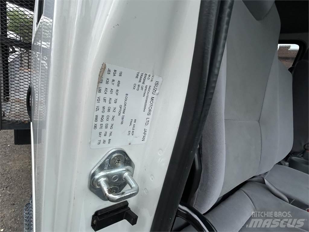 Isuzu NPR HD DC Вантажівки / спеціальні