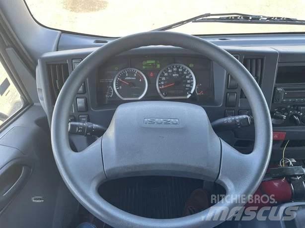 Isuzu NPR XD Фургони