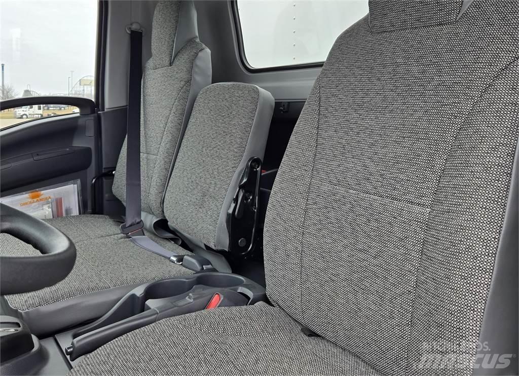Isuzu NPRHD Фургони