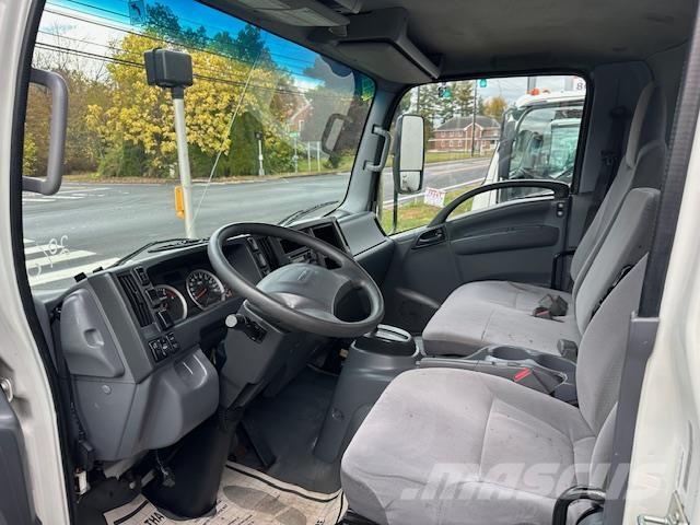 Isuzu NQR Фургони