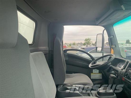 Isuzu NRR Фургони