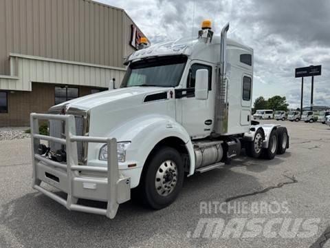 Kenworth T880 Тягачі
