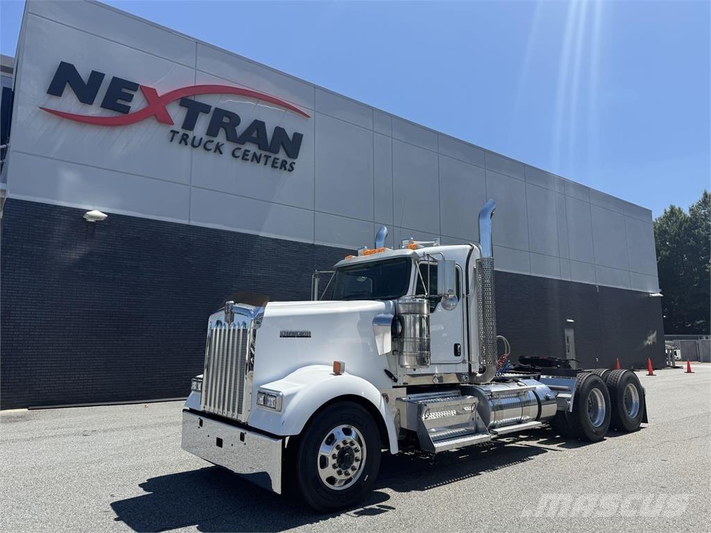 Kenworth W900 Тягачі