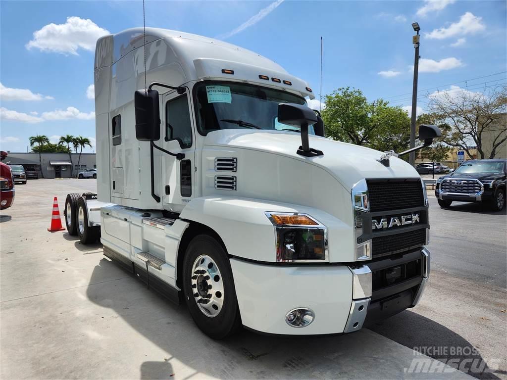 Mack AN64T Тягачі