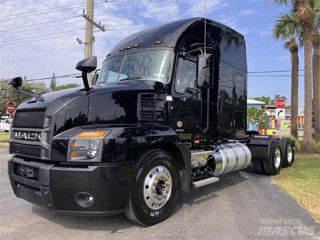 Mack AN64T Тягачі