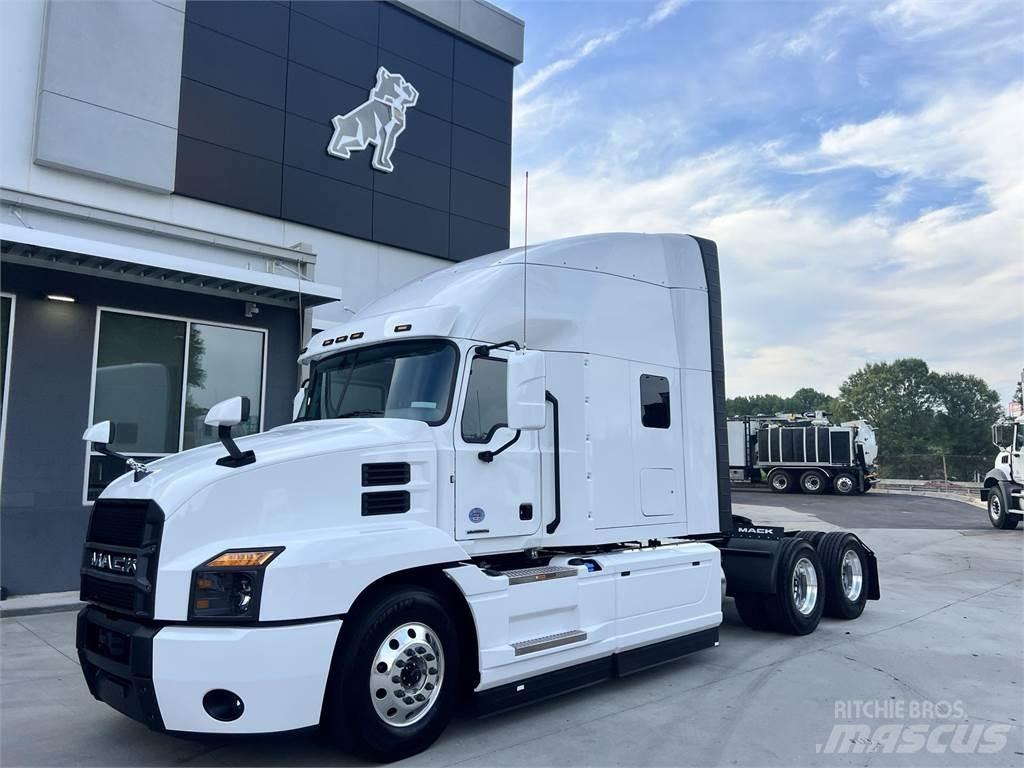 Mack AN64T Тягачі