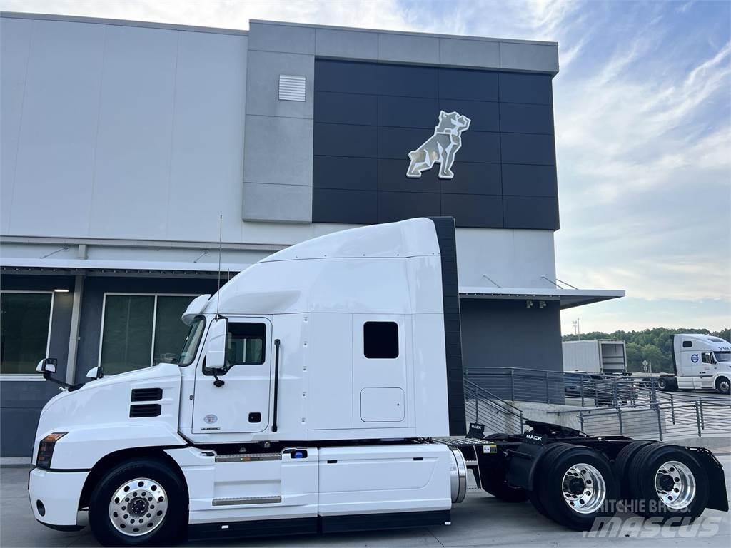 Mack AN64T Тягачі