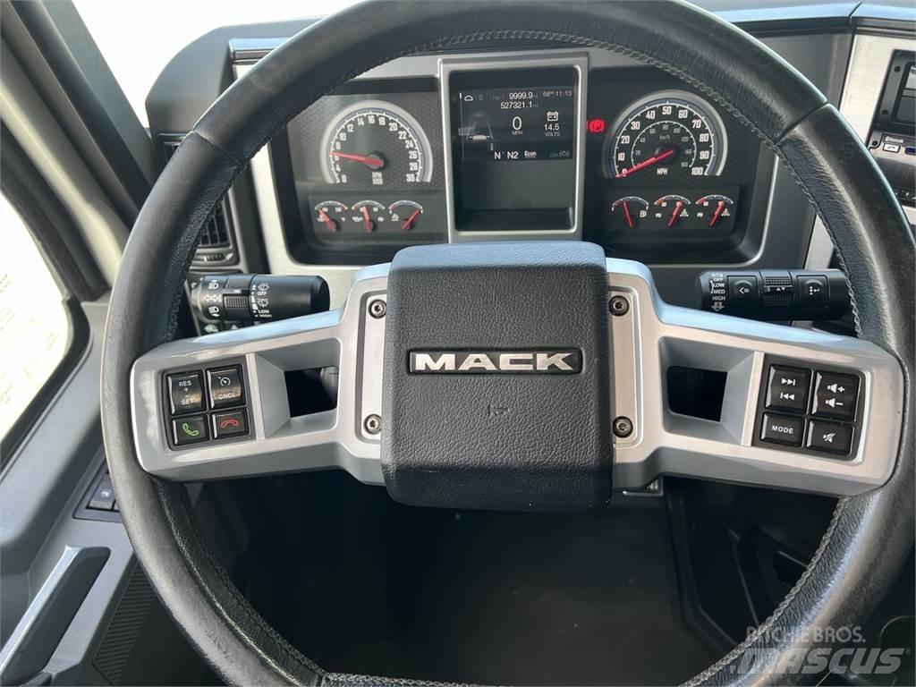 Mack AN64T Тягачі