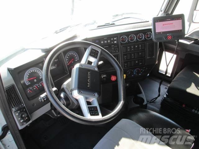 Mack AN64T Тягачі