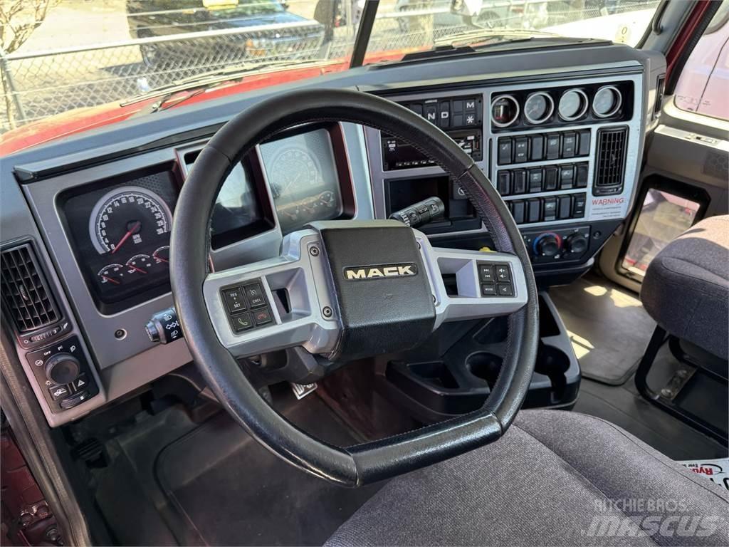 Mack AN64T Тягачі