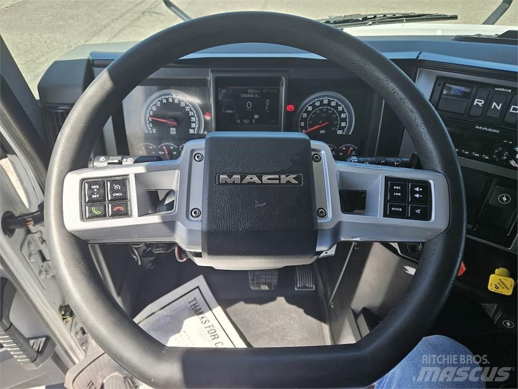 Mack AN64T Тягачі