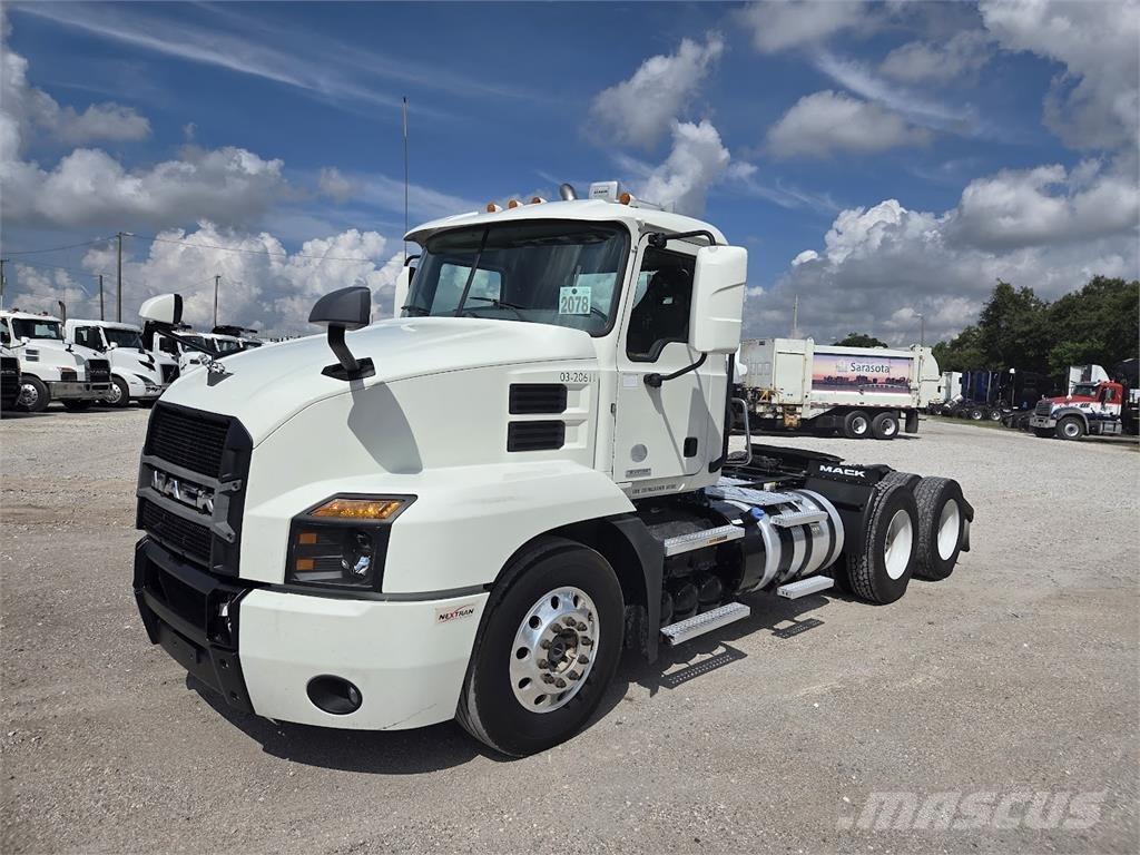Mack AN64T Тягачі