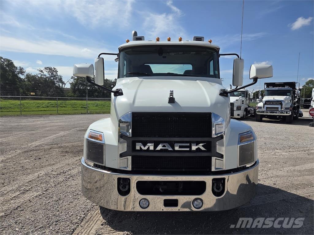 Mack AN64T Тягачі
