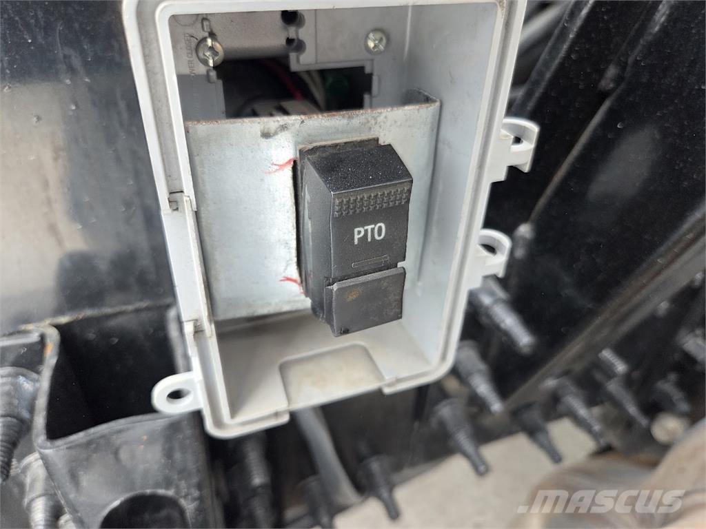 Mack AN64T Тягачі