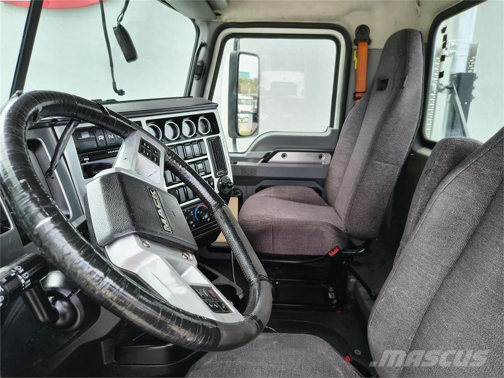 Mack AN64T Тягачі