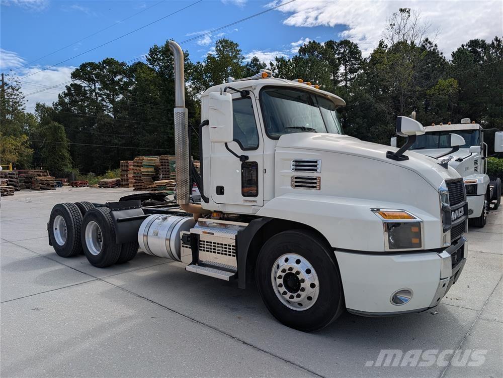 Mack AN64T Тягачі