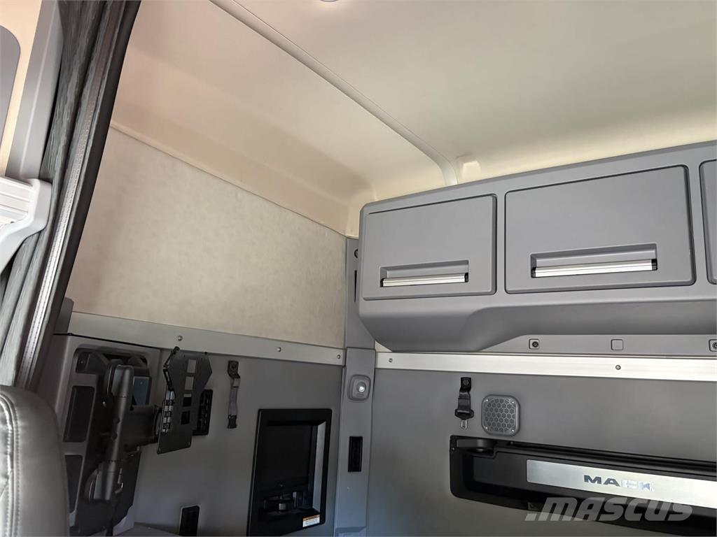 Mack AN64T Тягачі