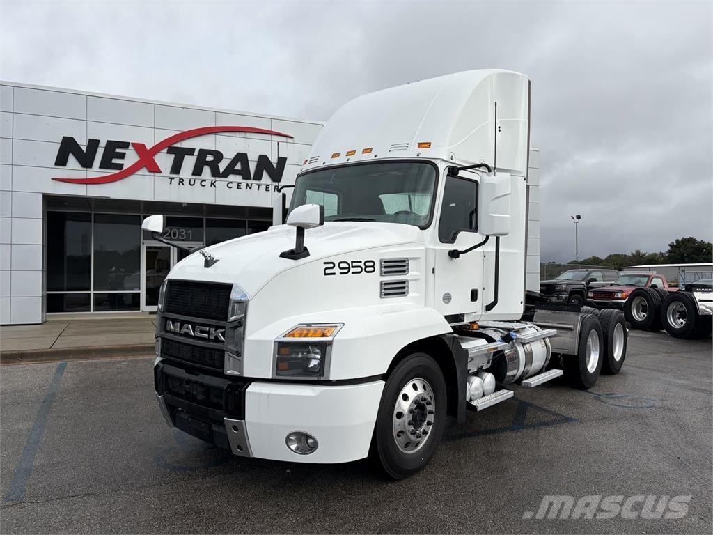 Mack AN64T Тягачі